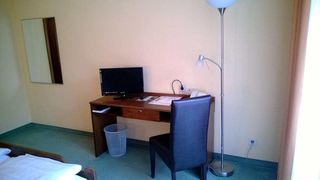 Landhotel Vierjahreszeiten Bad Königshofen im Grabfeld Rum bild