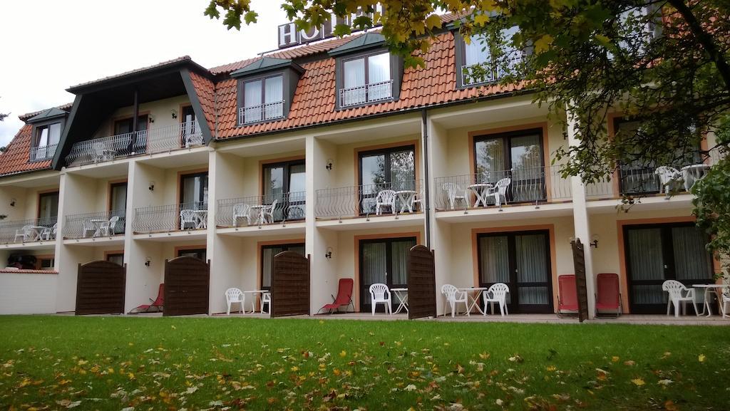 Landhotel Vierjahreszeiten Bad Königshofen im Grabfeld Exteriör bild