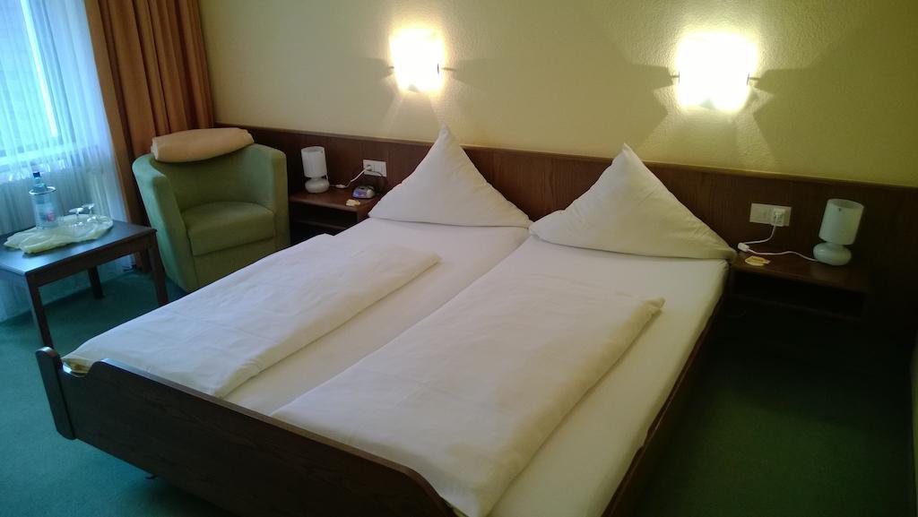 Landhotel Vierjahreszeiten Bad Königshofen im Grabfeld Rum bild